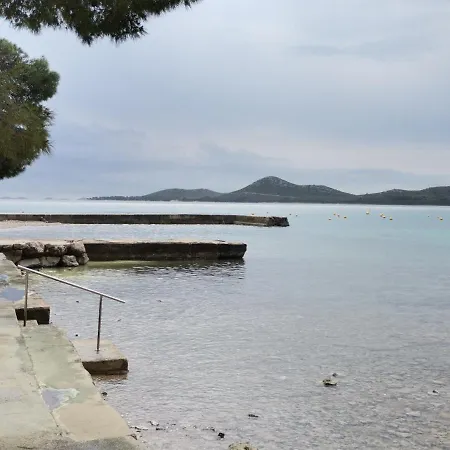 Prázdninový areál Mobile Mali Raj Biograd Na Moru