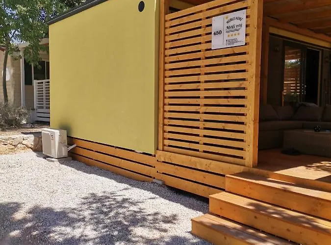 Mobile Mali Raj Kompleks wypoczynkowy *