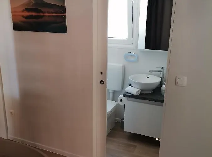 Mobile Mali Raj * Biograd Na Moru